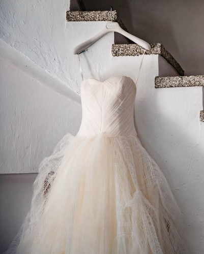 Vera wang wedding dress - dress, size