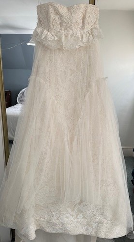 Vera wang wedding dress - wang, size